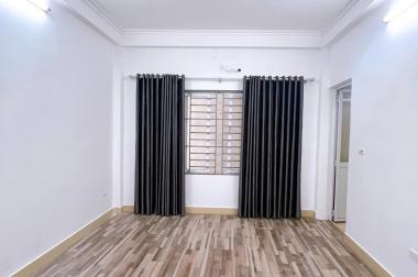   Bán nhà Ngọc Trục-Đại Mỗ, duy nhất 1 căn 30m2x5T, gần chợ Ngọc Trục, ôtô cách 20m, giá 3 tỷ. Lh 0984672007