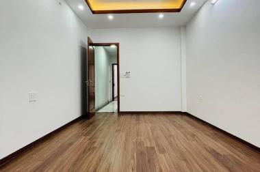 Xây Ở Nhưng Vì Cần Tiền, Bán Nhà Ngô Gia Tự, Long Biên 48m2, 4T chỉ 3,45 tỷ (xây độc lập)