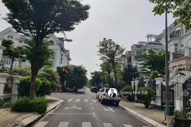 Biệt thự song lập Cityland Garden Hills - căn góc - nội thất gỗ đỏ - thang máy - sân vườn. Giá 51