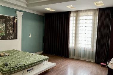 Bán nhà 3 tầng, mặt phố Nguyễn Văn Linh, Liên Bảo