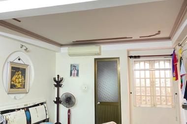 Giảm sâu 3 tỷ! Bán nhà 3 tầng mặt tiền Núi Thành cạnh Tiểu La. Dòng tiền 350 tr/n. Giá nhỉnh 9 tỷ
