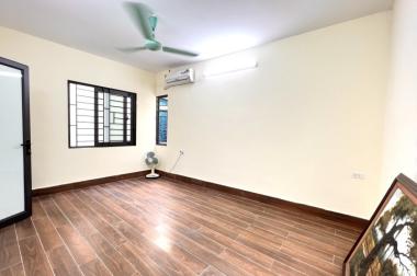 Cực hiếm. Bán nhà đường Khương Trung, Thanh Xuân. 26m2 x 4 Tầng. MT 5m. 3 Ngủ. SĐCC. 2 Tỷ 6. 