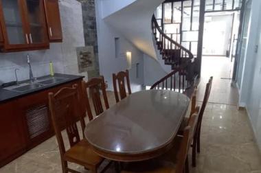 Chính chủ cho thuê toàn bộ ngôi nhà phố Dịch Vọng, Cầu Giấy _Dtsd 300m2_ Giá: 65 triệu