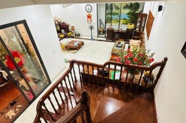 BÁN BIỆT THỰ FULL NỘI THẤT - VÀI BƯỚC CHÂN RA Ô TÔ TRÁNH