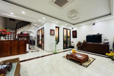 BÁN BIỆT THỰ FULL NỘI THẤT - VÀI BƯỚC CHÂN RA Ô TÔ TRÁNH