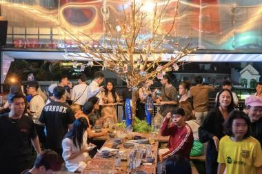 Mình có mặt bằng nhà hàng kiểu Beer garden cần sang nhượng hoặc cho thuê lại tại Trần Não Quận 2