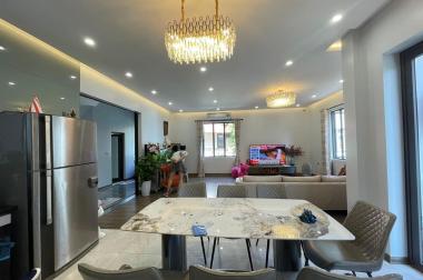 nhà đẹp lô góc Long Biên, 95m x 4 tầng, mặt tiền 9.3m, gara ôtô, full nội thất