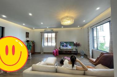 nhà đẹp lô góc Long Biên, 95m x 4 tầng, mặt tiền 9.3m, gara ôtô, full nội thất