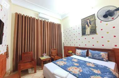 DUY NHẤT 1 CĂN PHỐ LÁNG HẠ, BA ĐÌNH 120M, 4T, MT 5.5M, OTO TRÁNH, TẶNG GPXD 8T, 20TY. 0937651883.
