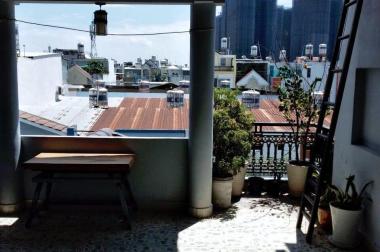 Oto 7 chỗ đỗ cửa hẻm thẳng tắp ,thông thoáng,Phường Phú Thuận Quận 7