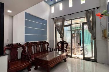 Về quê, bán gấp nhà mới, đẹp 2 tầng sát mặt tiền Đông Hưng Thuận 11 , 2.99 tỷ. TL 