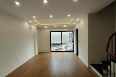 Bán nhà 32m2x5T ở Đa Sỹ- Hà Đông, ô tô gần nhà, vị trí đẹp, gần chợ Đa Sỹ. LH 0984672007