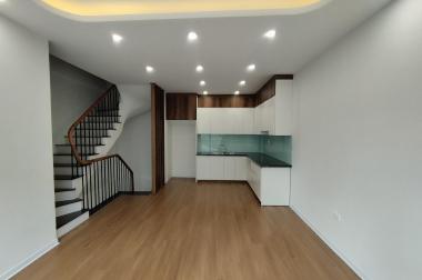 Bán nhà 32m2x5T ở Đa Sỹ- Hà Đông, ô tô gần nhà, vị trí đẹp, gần chợ Đa Sỹ. LH 0984672007