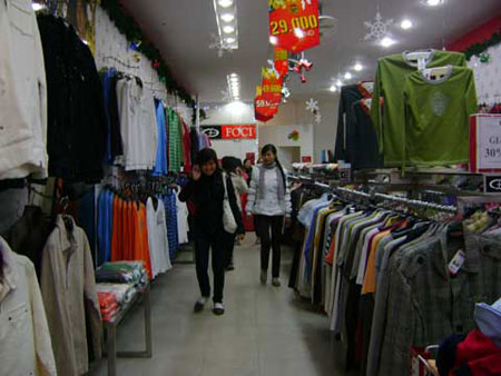 Cho thuê cửa hàng phố Nghĩa Tân, DT 52m2, giá 10tr/th
