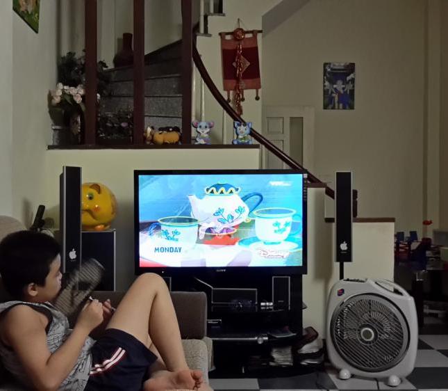 Bán nhà trong ngõ 144 Quan Nhân, 30m2 x5 tầng, MT: 3.3m, giá 2.2tỷ