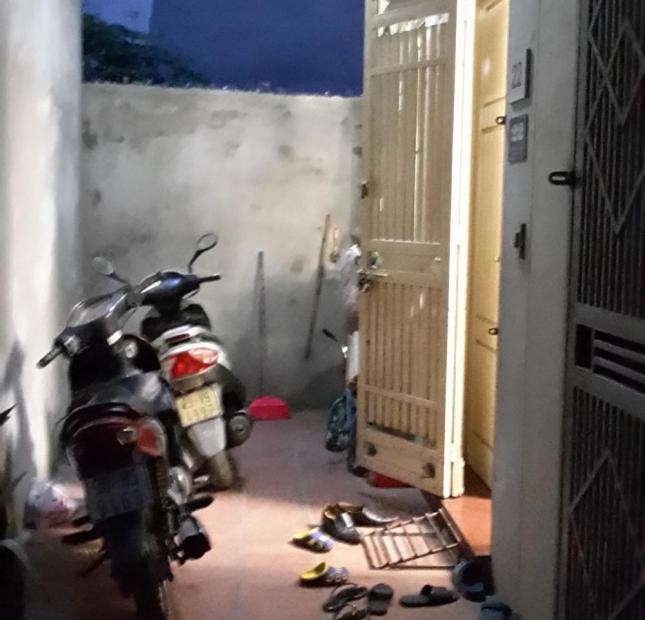 Bán nhà trong ngõ 144 Quan Nhân, 30m2 x5 tầng, MT: 3.3m, giá 2.2tỷ