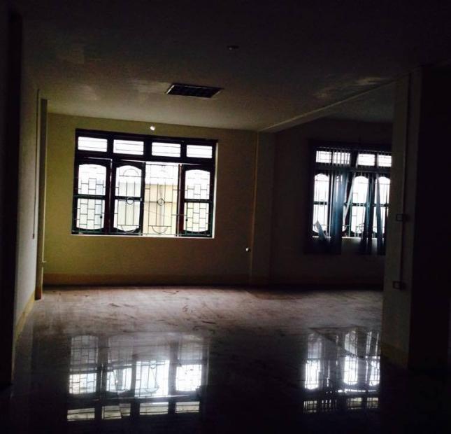 Cho thuê tầng 2 làm văn phòng Nguyễn Khánh Toàn, dt 150m2 giá 16 triệu/th