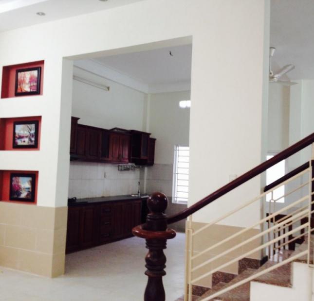 Cho thuê villa đường An Phú P An Khánh, 1 trệt, 1 lầu, 5 PN, giá rẻ 30 triệu/tháng, có nội thất