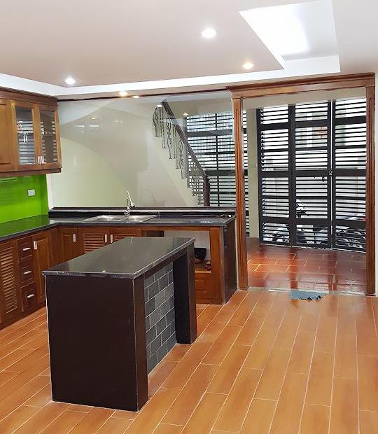 Bán nhà 5 tầng ngõ 296 Lĩnh Nam, Hoàng Mai