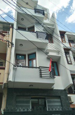 Bán biệt thự mặt tiền Huỳnh Khương Ninh, P. Đa Kao, Q 1, DT: 8,4m x 32m, 2 lầu, giá: 33 tỷ