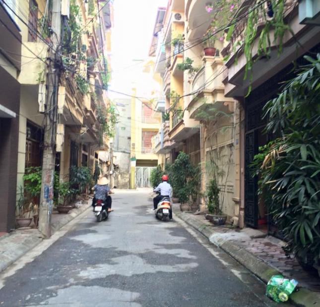 Nhà hot phố Minh Khai, Hai Bà Trưng, phân lô ô tô chạy vù vù