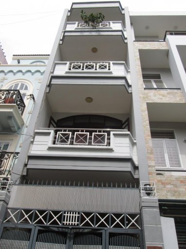 Bán nhà sau mặt tiền đường Cống Quỳnh phường Nguyễn Cư Trinh, Quận 1, 4mx14m