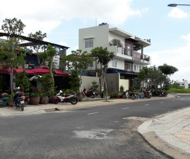 Lô đất biệt thự Nguyễn Hữu Trí - Bình Chánh giá rẻ- chỉ 160 nhận nền xây dựng ngay.