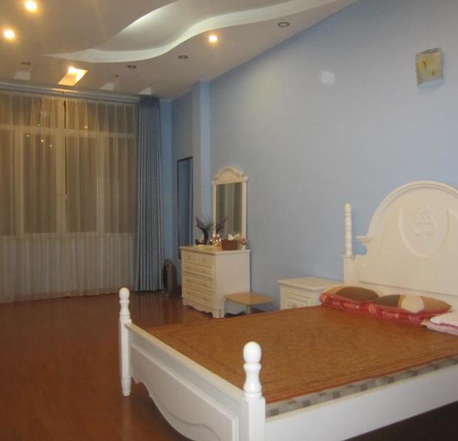 Bán nhà phố Nguyễn An Ninh, DT: 40m2, vị trí đẹp, thuộc đất phân lô. Ô tô cách nhà 10m