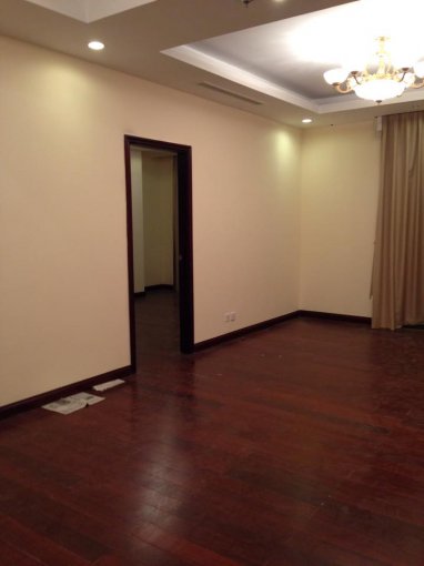 Cho thuê căn hộ chung cư Star Tower 283 Khương Trung, 92m2, 3 PN, đồ cơ bản nhà đẹp, giá 9 tr/th