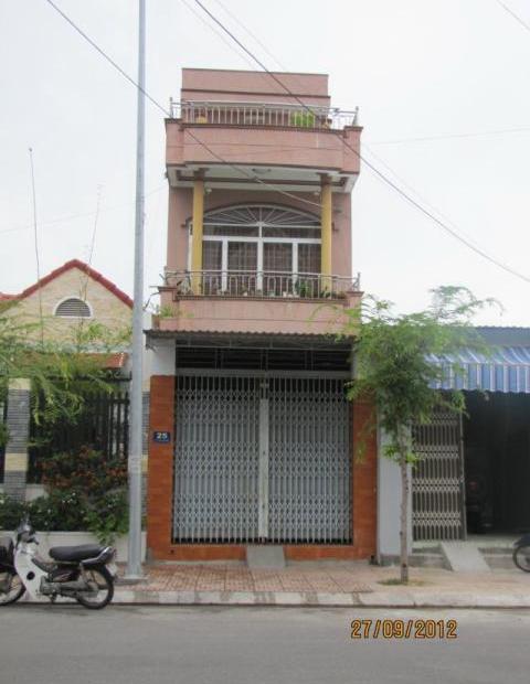 Bán nhà mặt tiền đường Hoàng Sa. P. Tân Định. Q1