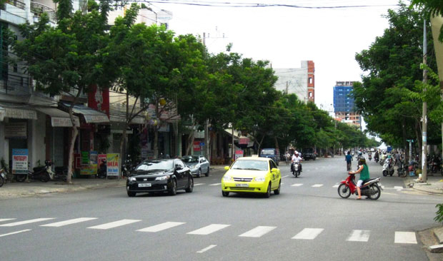 Cần bán gấp 2 nhà đường Nguyễn Văn Thoại, thông thẳng ra bãi biển Mỹ Khê