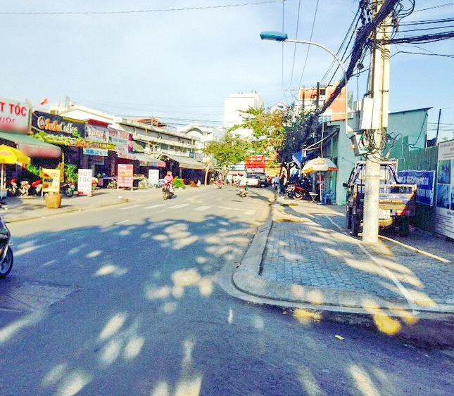 Bán gấp nhà cấp 4 mặt tiền đường Lý Phục Man, Phường Bình Thuận, Quận 7