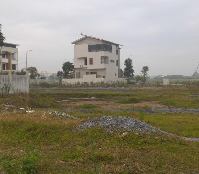 Chính chủ cần bán đất Khu đô thị Lam Hạ, DT = 272m2, giá 13tr/m2. LH: 0972.946.141