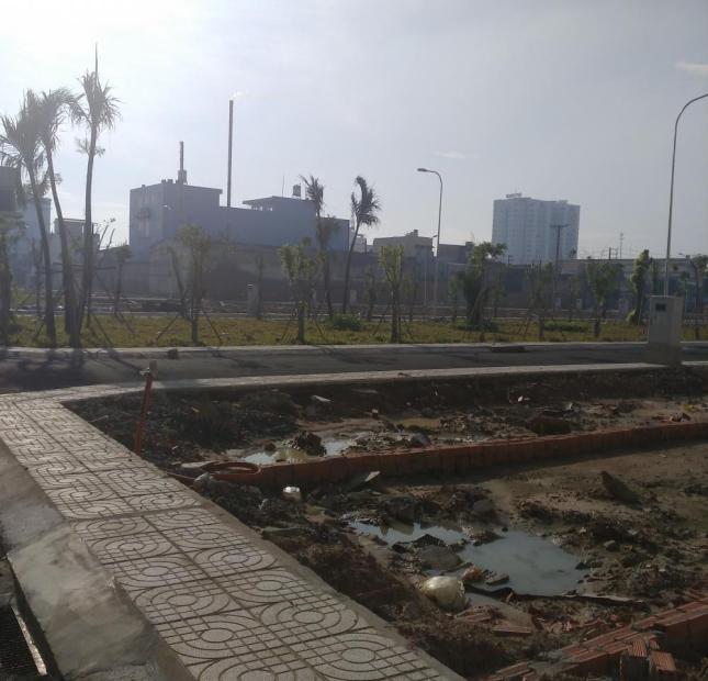 Bán đất đường Hòa Bình quận Tân Phú, DT: 54- 80m2, sổ hồng riêng, xây dựng tự do
