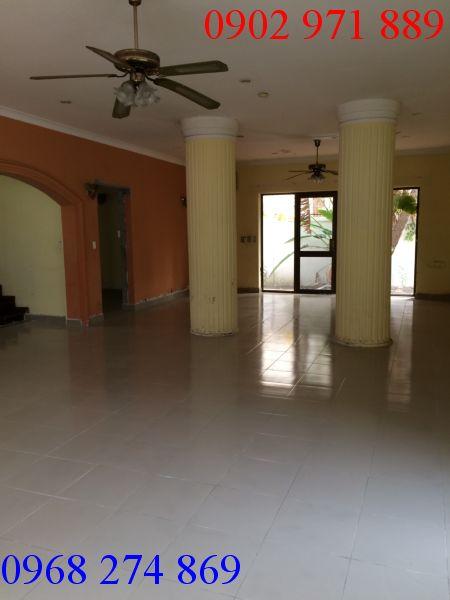Cho thuê villa - Biệt thự tại đường Tống Hữu Định, phường Thảo Điền, Quận 2, với giá 42 triệu/tháng