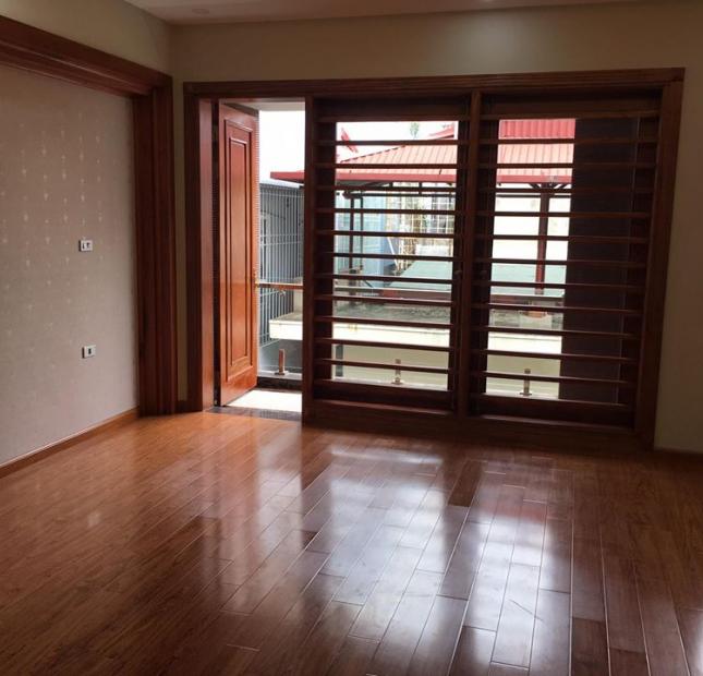 Bán nhà 268 Đê La Thành 40m2 x 4 tầng mới, giá 3.6 tỷ
