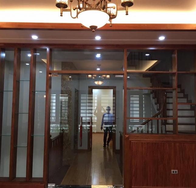 Bán nhà 268 Đê La Thành 40m2 x 4 tầng mới, giá 3.6 tỷ