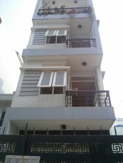 Bán căn hộ dịch vụ 4 lầu, góc Nguyễn Trãi – Cống Quỳnh, Quận 1, thu nhập 35tr/th