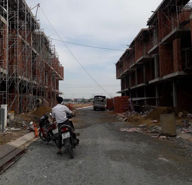Bán nhanh lô đất 2 mặt tiền Bình Tân, sát siêu thị căn hộ