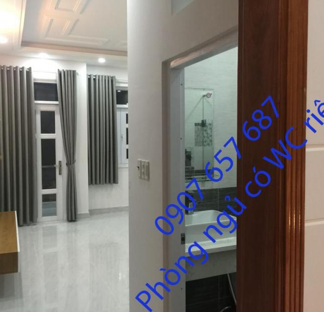 Bán nhà phố cao cấp, DT 280m2, 4 phòng ngủ, 1 phòng thờ, 1 phòng sinh hoạt chung, sân thượng