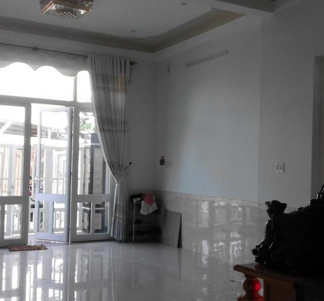 Cho thuê nhà phía Nam Cầu Nguyễn Tri Phương 3 tầng 4 phòng giá 10 triệu/th