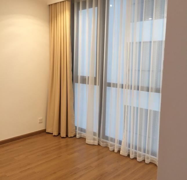 Cho thuê chung cư cao cấp Vinhomes 54 Nguyễn Chí Thanh, 2 phòng ngủ, đồ cơ bản giá 19 triệu/tháng
