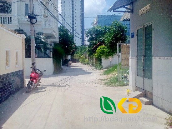 Bán gấp lô đất vị trí đẹp 10x30m, hẻm xe hơi 1333 Huỳnh Tấn Phát, P. Phú Thuận, Quận 7