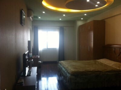 Cho thuê căn hộ chung cư tòa 71 Nguyễn Chí Thanh, dt 76m2, 2pn giá 11tr/tháng