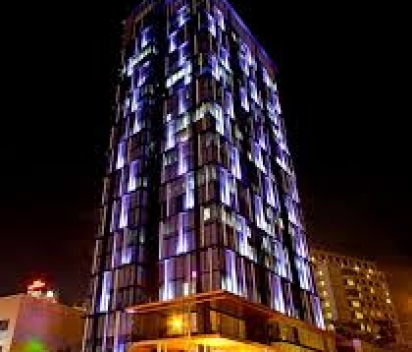 Bán cao ốc Nguyễn Trãi, DT 10mx30m, 10 lầu, giá 115 tỷ, đang cho thuê giá cực tốt