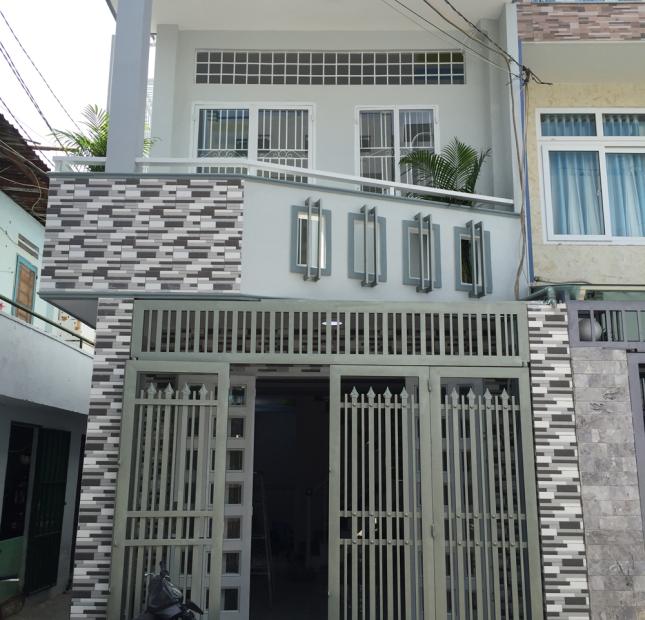 Nhà 1 lửng, 1 lầu đẹp hẻm 1 xẹt 6m 172 Kênh Tân Hóa, Tân Phú, giá 2,95 tỷ