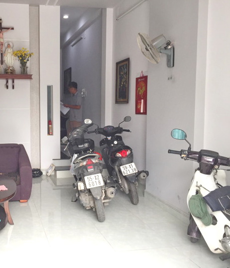 Bán nhà lầu mặt tiền hẻm xe hơi, phường Phước Bình, Quận 9