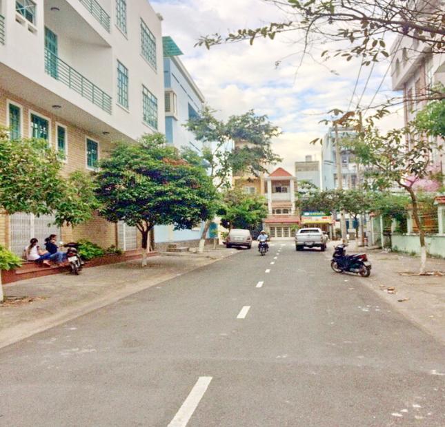 Bán nhà 2 mặt tiền đường số khu Cư Xá Ngân Hàng, P. Tân Thuận Tây, Quận 7
