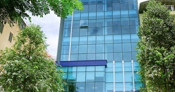 Cho thuê văn phòng Trần Hưng Đạo, 7 tầng, DT 200m2/sàn, giá 220 nghìn /m2