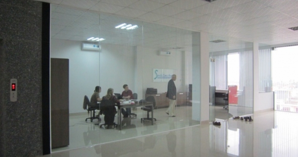 Cho thuê văn phòng tòa nhà Trọng Thức, 6 tầng, DT 200m2/sàn, giá 150000 VNĐ/m2